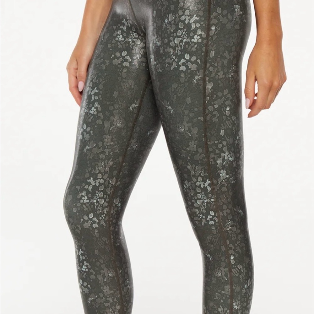 Lotuz Zen Legging (Rosin Ink Watercolor) Shiny Floral Leggings by Marika NWOT. - Picture 4 of 10